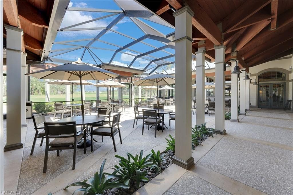 9721 Everglades Dr, Naples, FL 34120-47