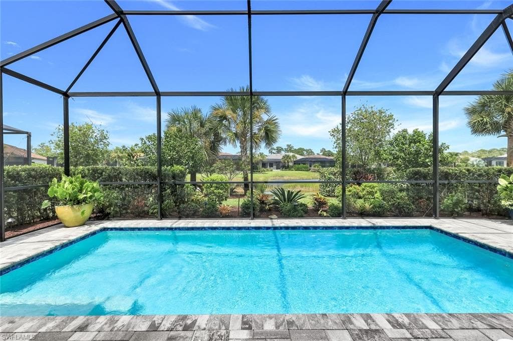 9721 Everglades Dr, Naples, FL 34120-4