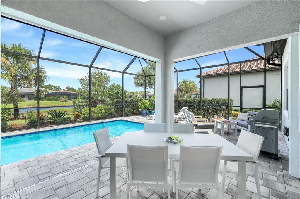 9721 Everglades Dr, Naples, FL 34120-5