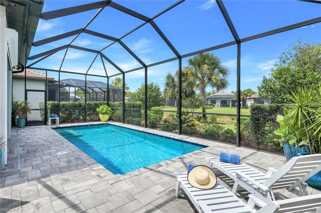 9721 Everglades Dr, Naples, FL 34120-7