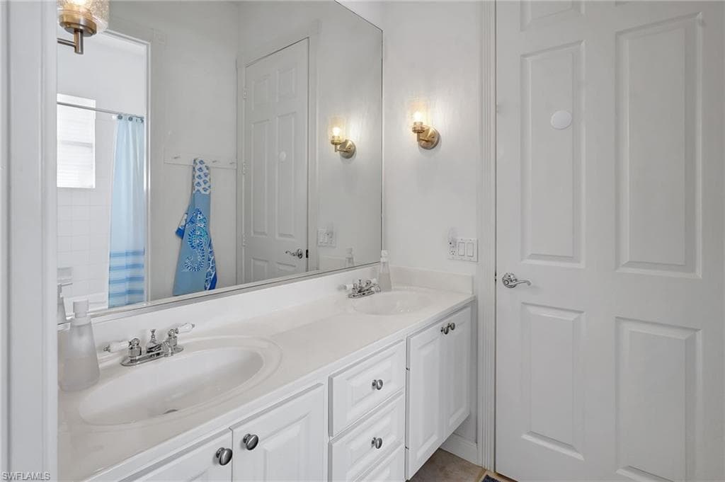 3727 Guadiato Ct, Naples, FL 34109-15