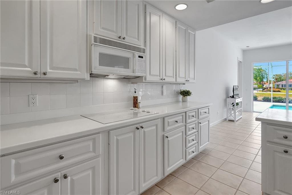 3727 Guadiato Ct, Naples, FL 34109-26