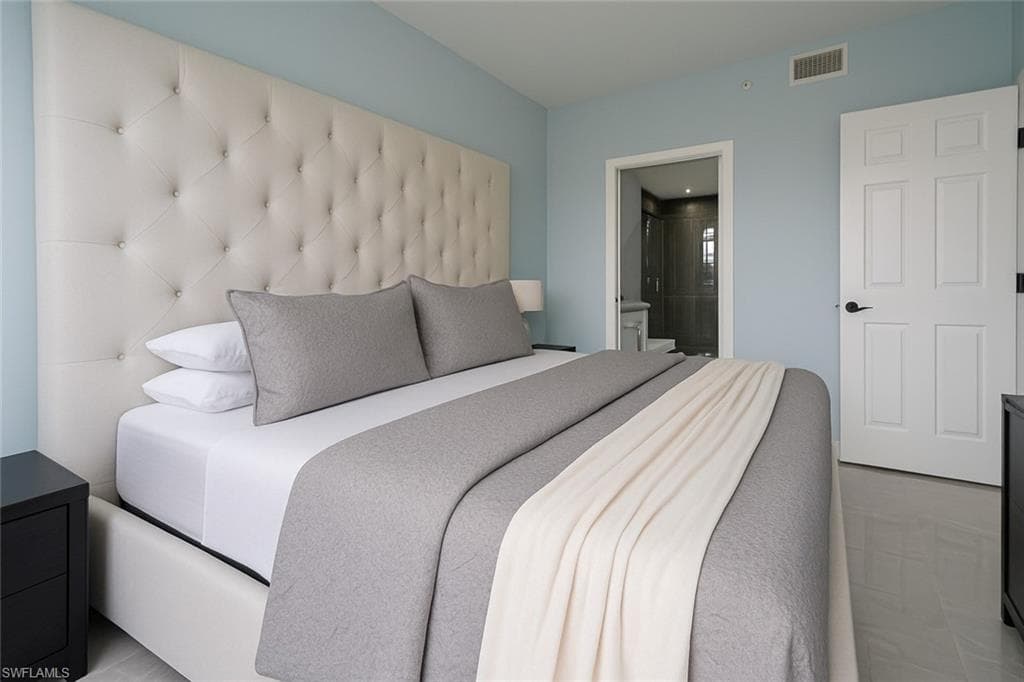 1320 Henley St 2003, Naples, FL 34105-13