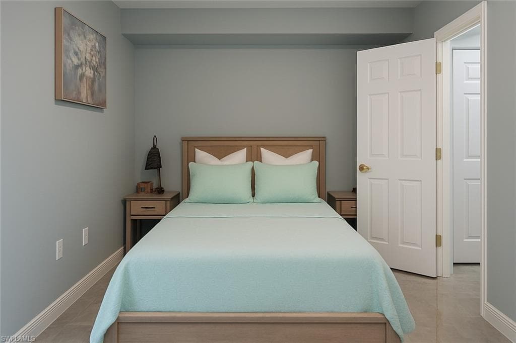 1320 Henley St 2003, Naples, FL 34105-20