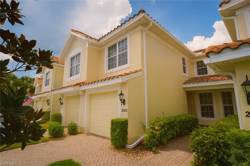 1320 Henley St 2003, Naples, FL 34105-33