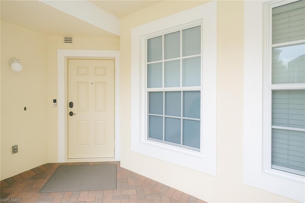 1320 Henley St 2003, Naples, FL 34105-36