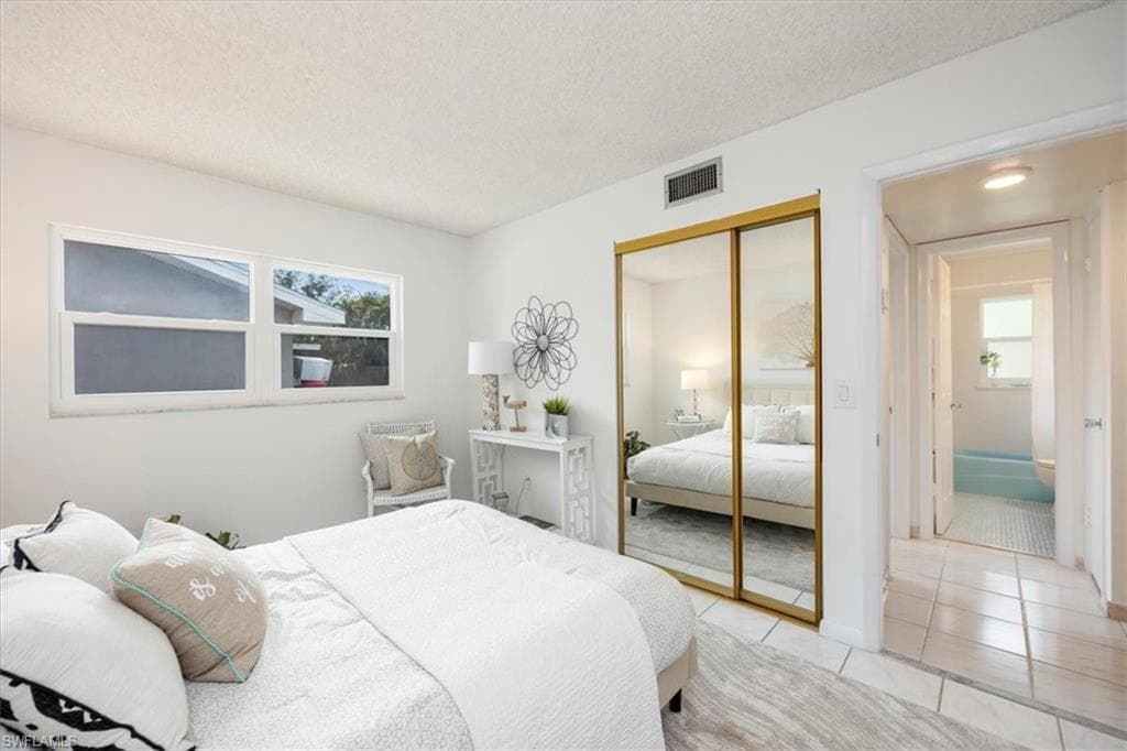 2590 Poinciana St, Naples, FL 34105-15