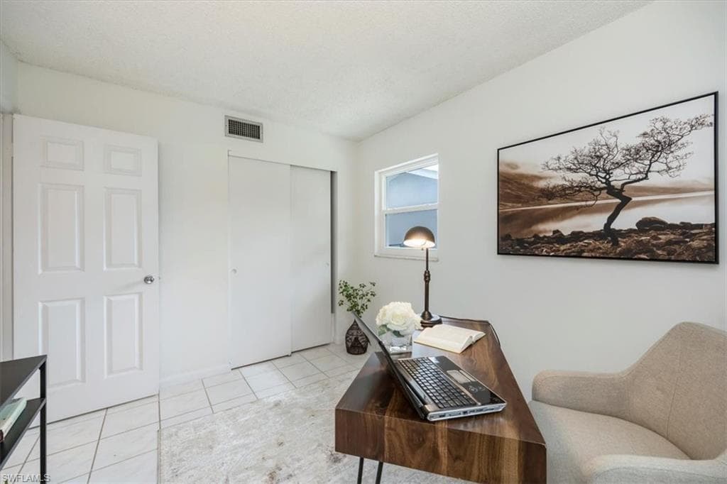 2590 Poinciana St, Naples, FL 34105-18