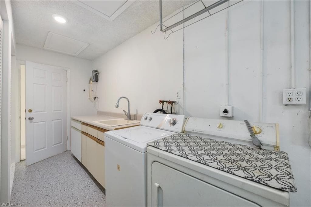 2590 Poinciana St, Naples, FL 34105-19