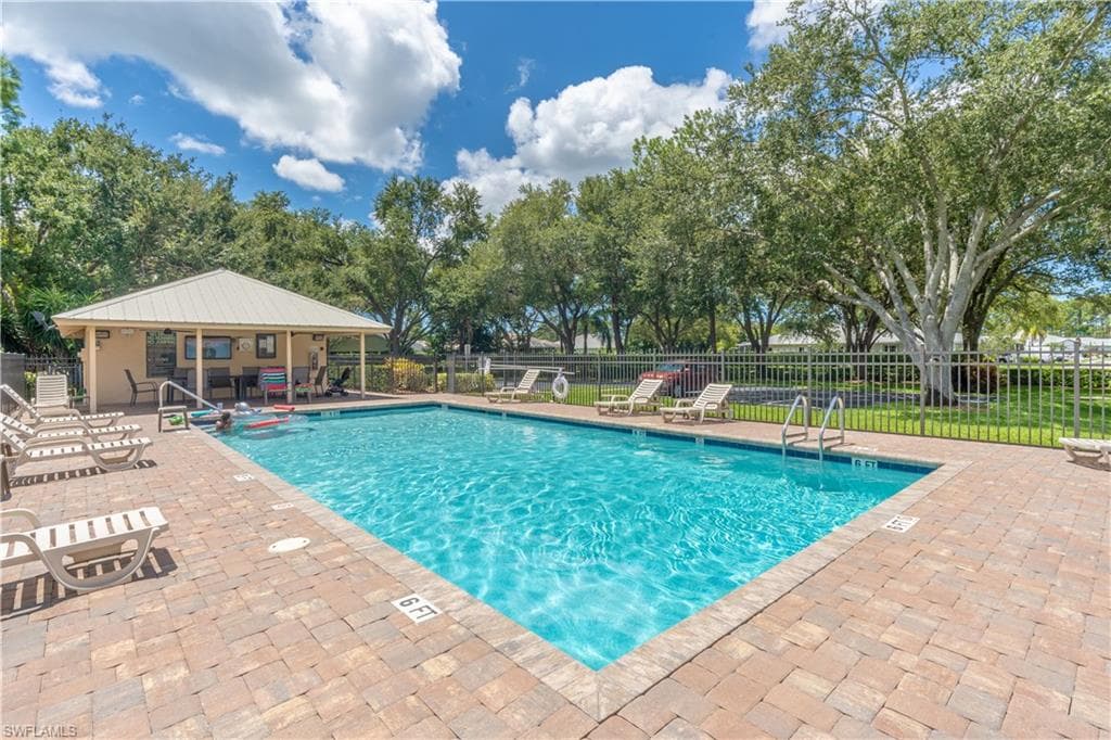 749 Crossfield Cir, Naples, FL 34104-35