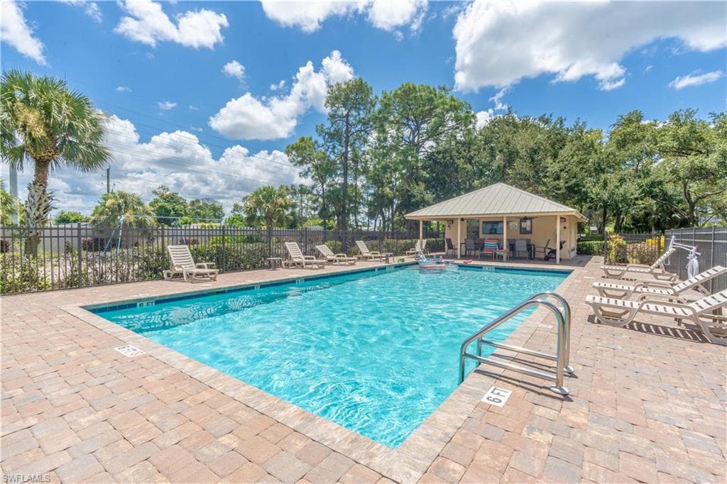 749 Crossfield Cir, Naples, FL 34104-36