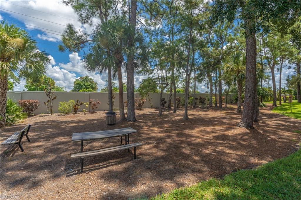 749 Crossfield Cir, Naples, FL 34104-37