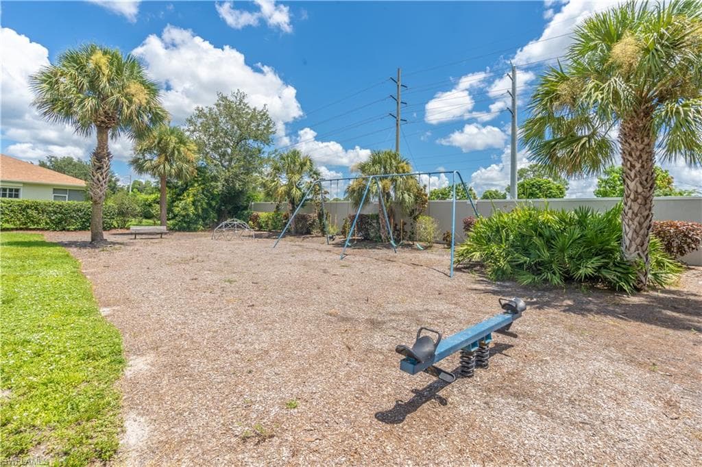 749 Crossfield Cir, Naples, FL 34104-38
