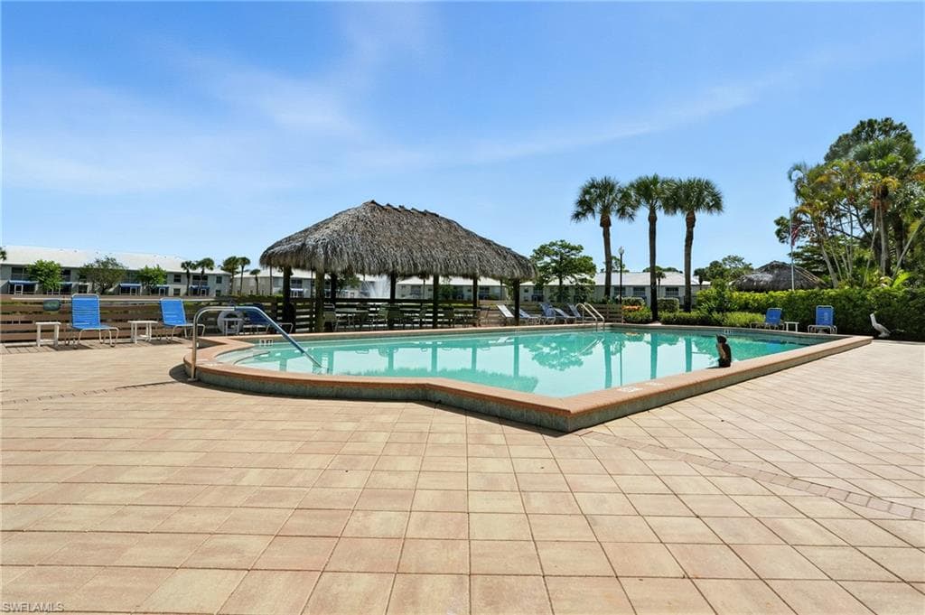 876 Gulf Pavilion Dr 201, Naples, FL 34108-19