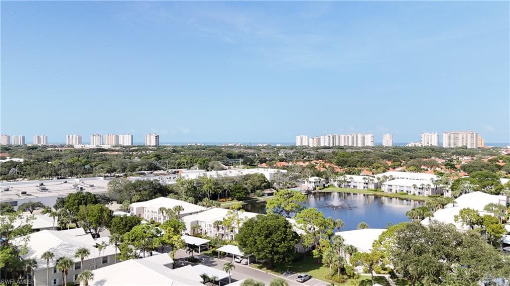 876 Gulf Pavilion Dr 201, Naples, FL 34108-21