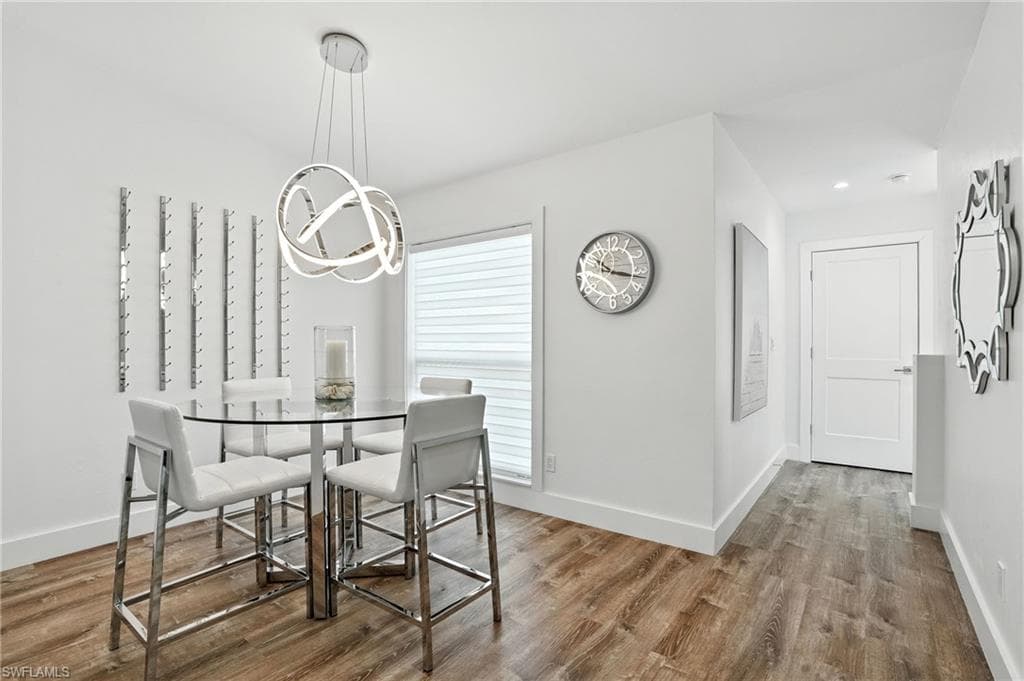 876 Gulf Pavilion Dr 201, Naples, FL 34108-4