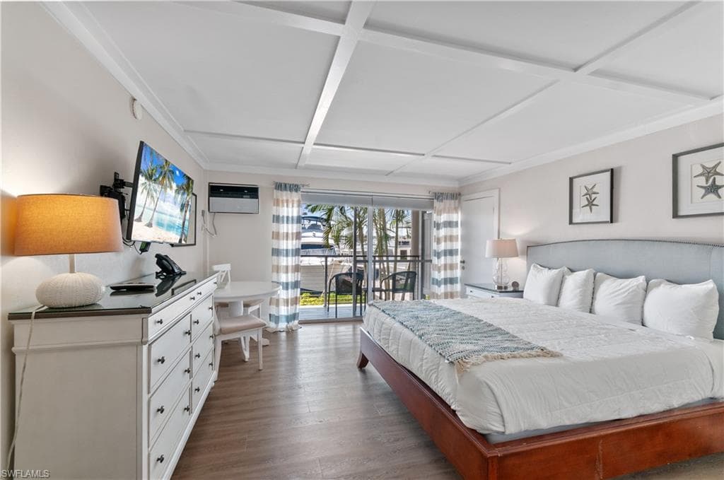 900 Broad Ave S 133/134, Naples, FL 34102-16