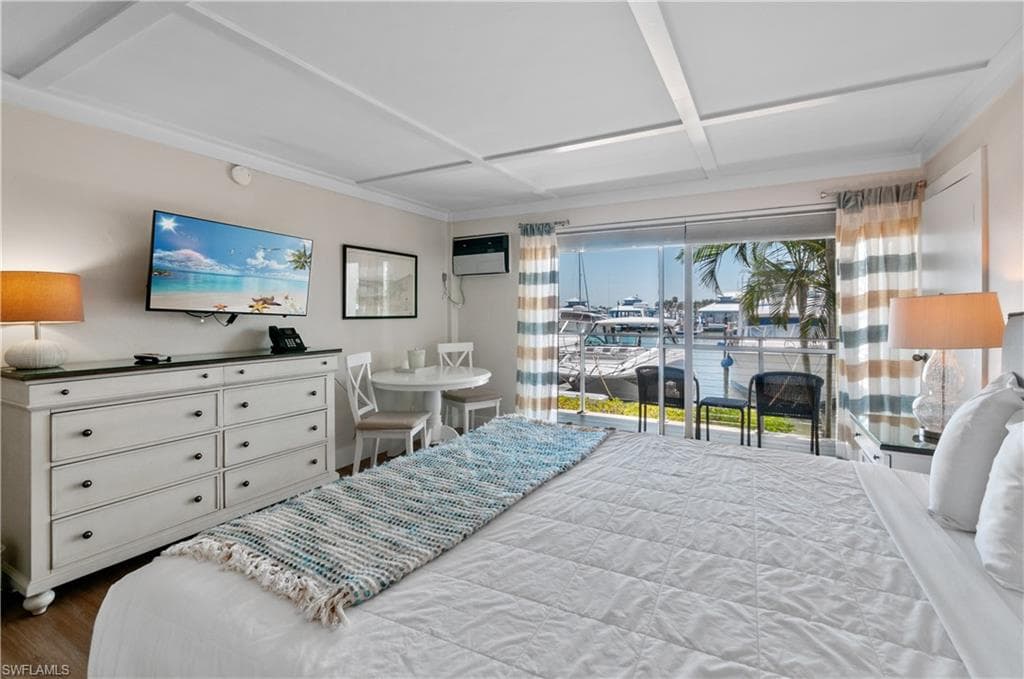 900 Broad Ave S 133/134, Naples, FL 34102-30