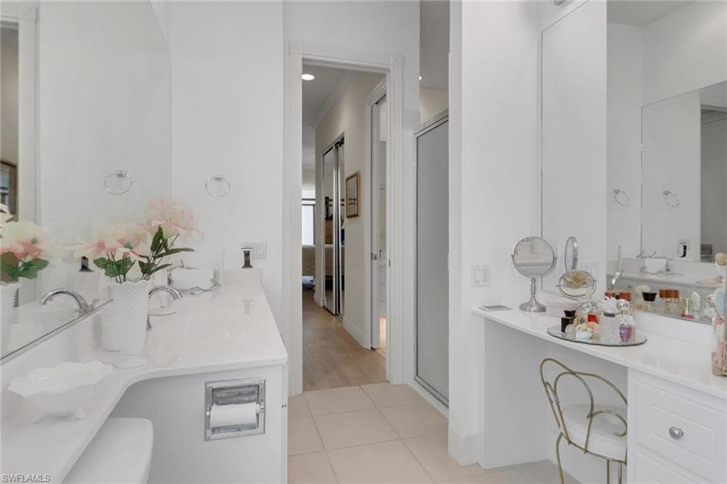 5047 Jarvis Ln, Naples, FL 34119-12
