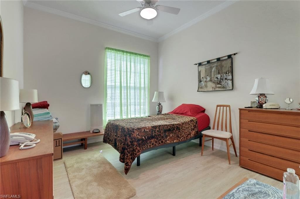 5047 Jarvis Ln, Naples, FL 34119-13