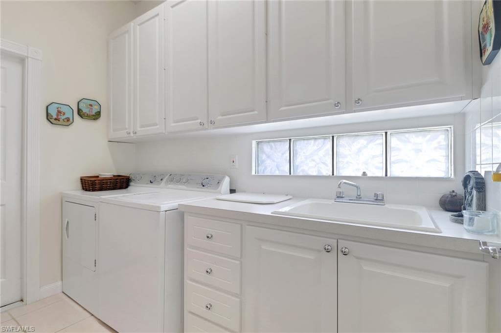 5047 Jarvis Ln, Naples, FL 34119-15
