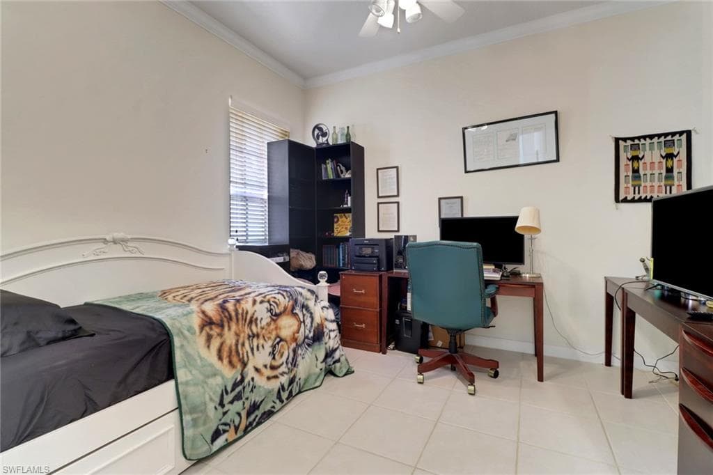 5047 Jarvis Ln, Naples, FL 34119-16