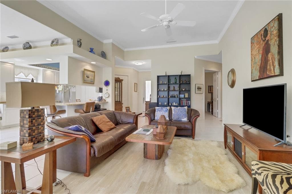 5047 Jarvis Ln, Naples, FL 34119-3