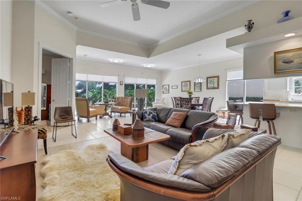 5047 Jarvis Ln, Naples, FL 34119-4