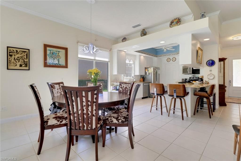 5047 Jarvis Ln, Naples, FL 34119-7