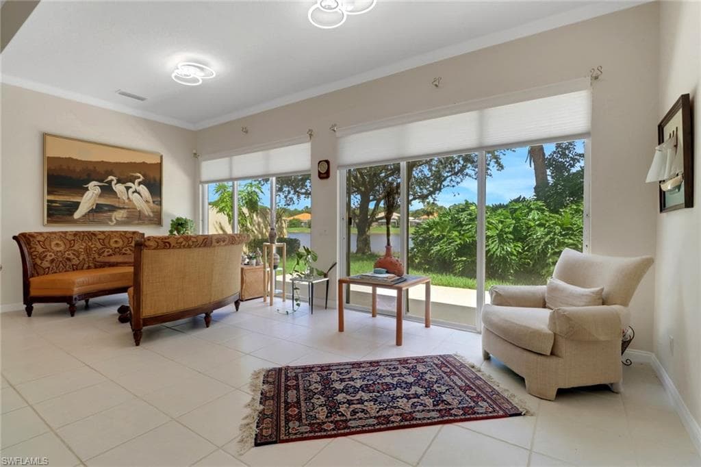 5047 Jarvis Ln, Naples, FL 34119-8