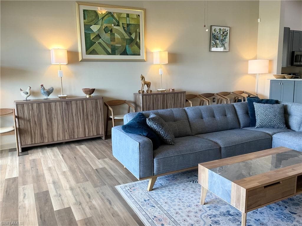 3060 Horizon Ln 1404, Naples, FL 34109-11