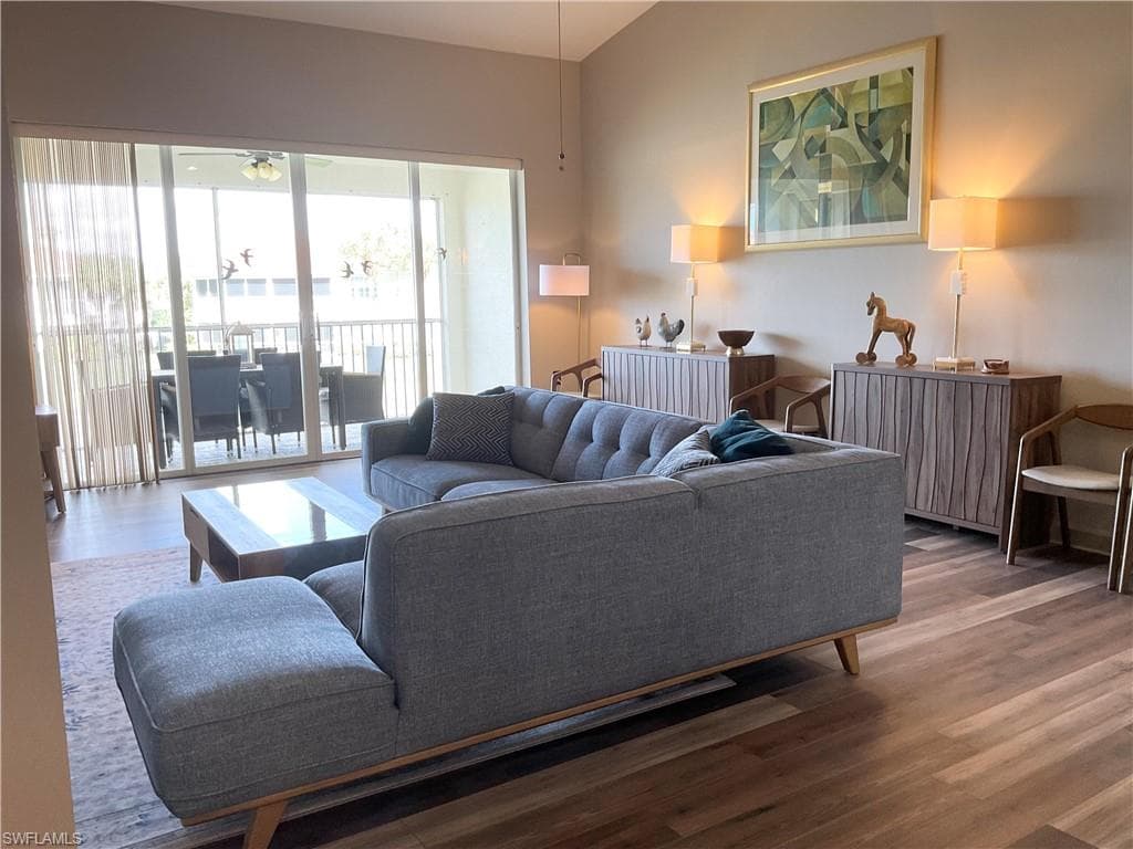 3060 Horizon Ln 1404, Naples, FL 34109-12