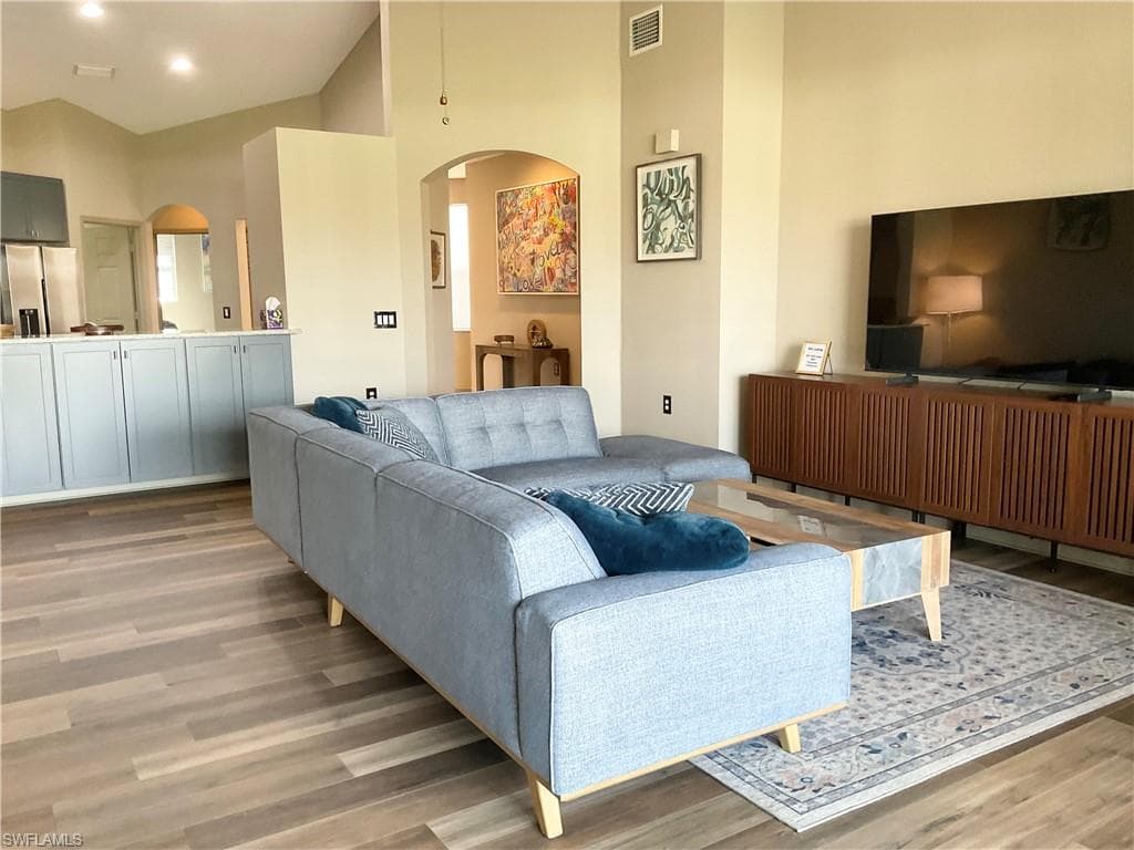 3060 Horizon Ln 1404, Naples, FL 34109-13