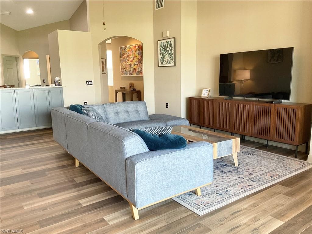 3060 Horizon Ln 1404, Naples, FL 34109-14