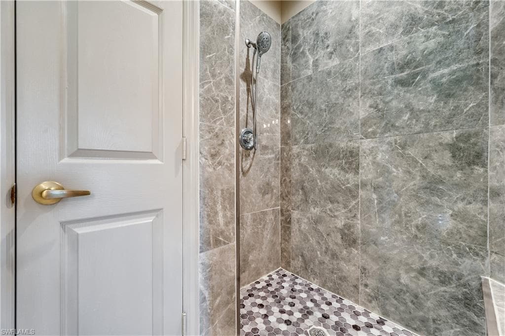 3060 Horizon Ln 1404, Naples, FL 34109-24