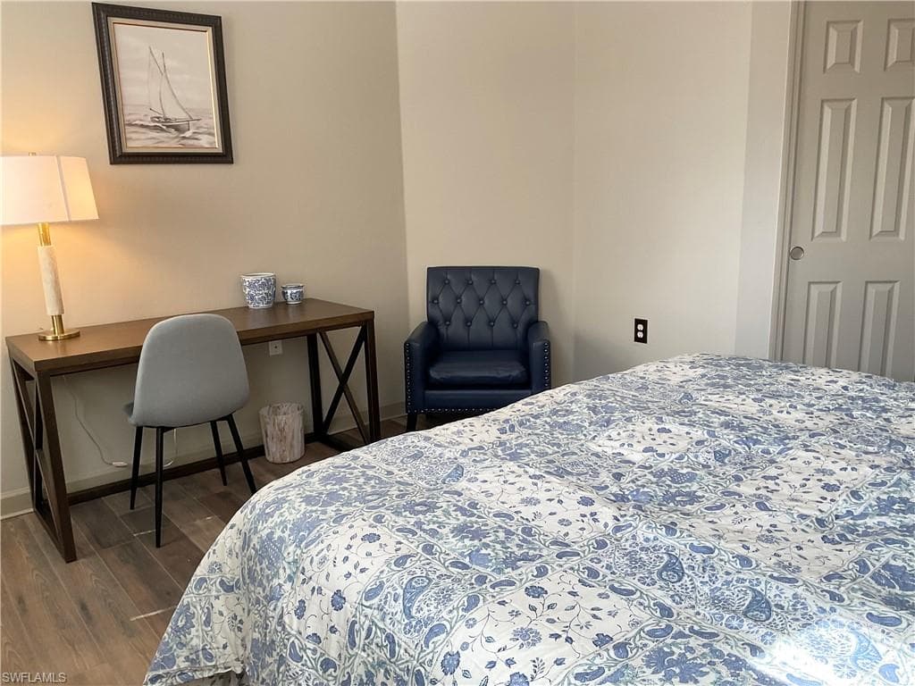 3060 Horizon Ln 1404, Naples, FL 34109-27