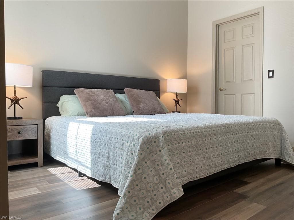 3060 Horizon Ln 1404, Naples, FL 34109-31