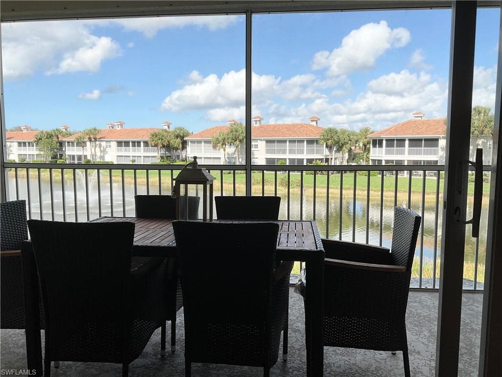 3060 Horizon Ln 1404, Naples, FL 34109-36