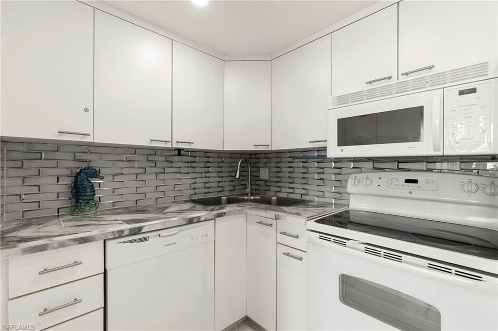 180 Seaview Ct 414, Marco Island, FL 34145-5