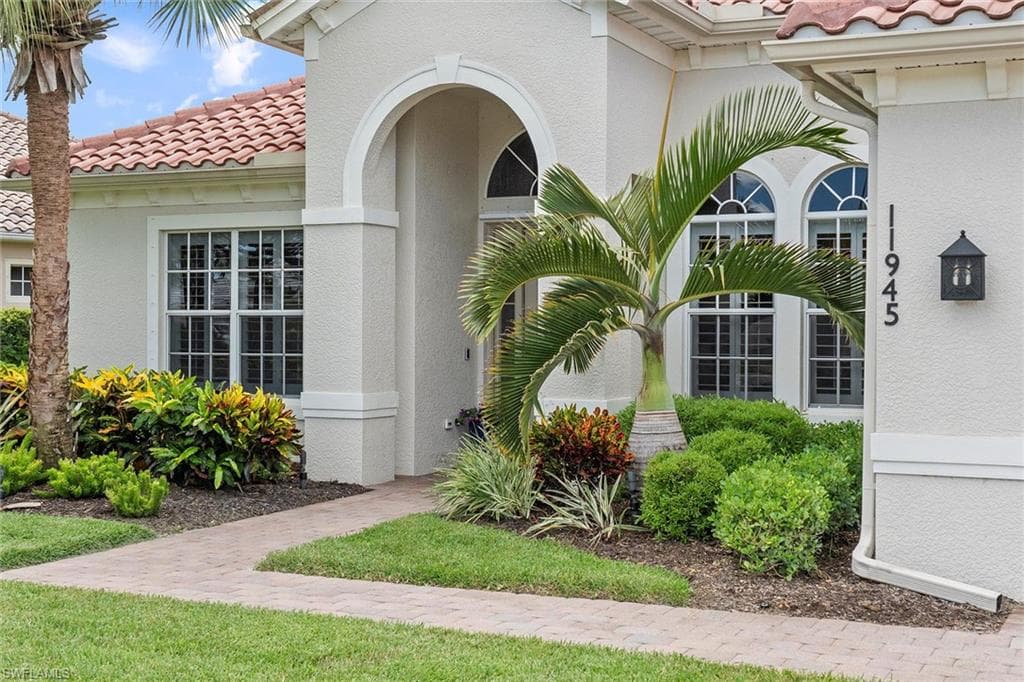 11945 Heather Woods Ct, Naples, FL 34120-40