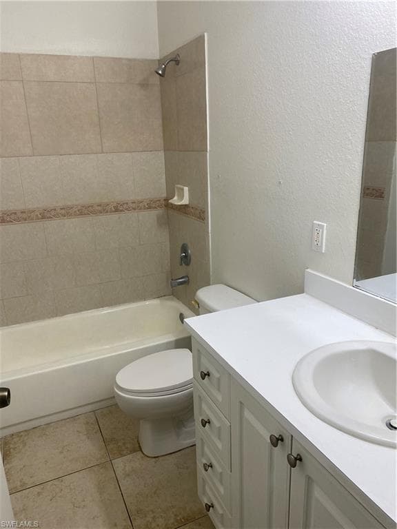 4542 30th St SW, Lehigh Acres, FL 33973-8