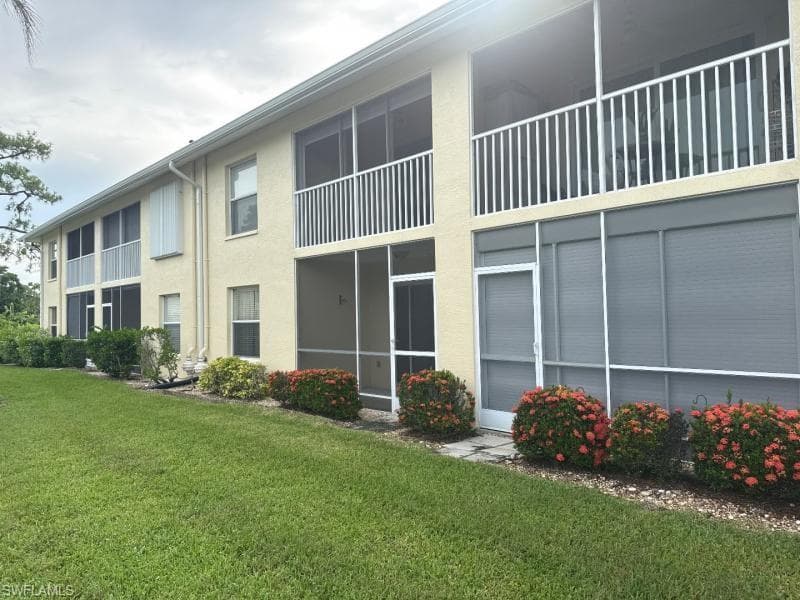 5709 Foxlake Dr 102, North Fort Myers, FL 33917-5