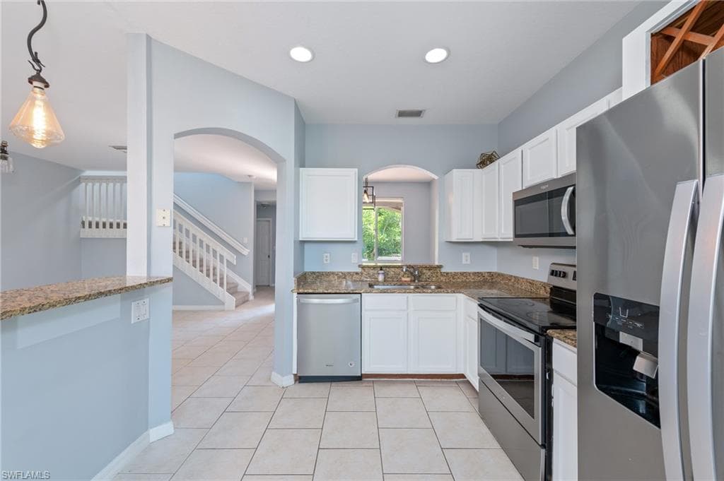 9654 Roundstone Cir, Fort Myers, FL 33967-16