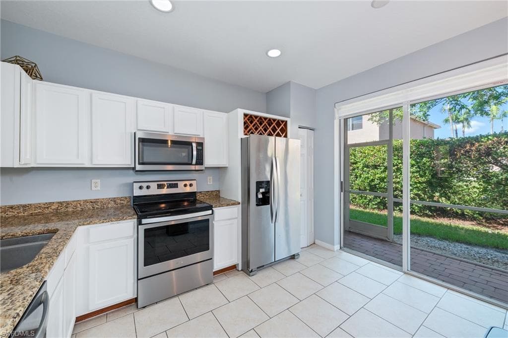 9654 Roundstone Cir, Fort Myers, FL 33967-4