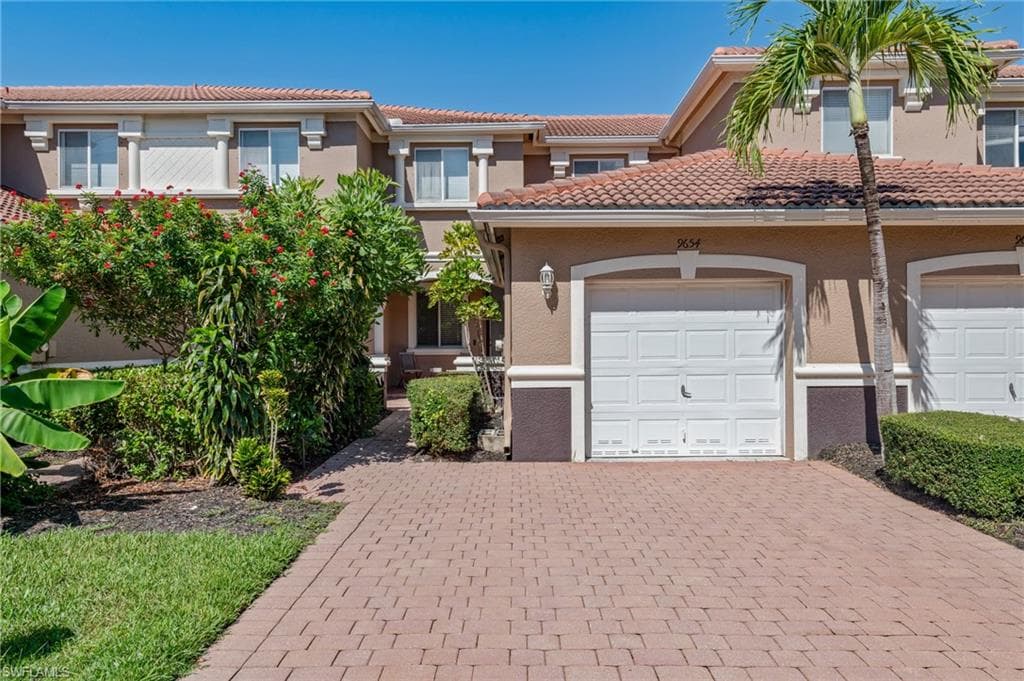 9654 Roundstone Cir, Fort Myers, FL 33967-6
