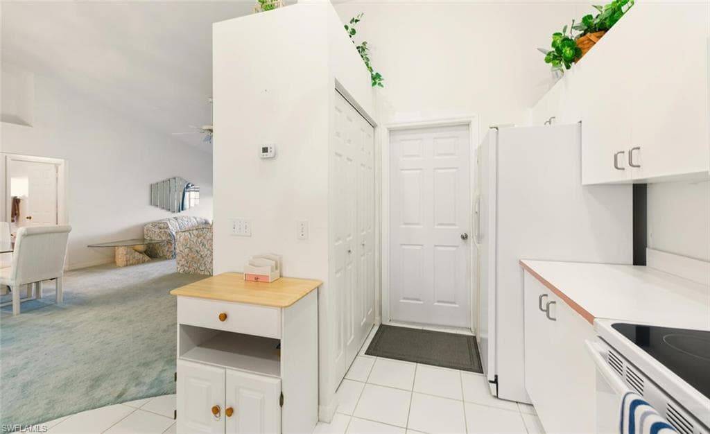 121 Estelle Dr, Naples, FL 34112-11