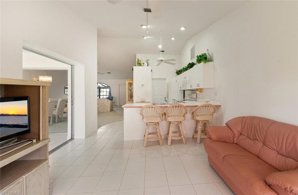 121 Estelle Dr, Naples, FL 34112-12