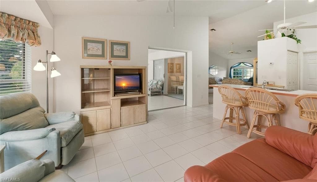 121 Estelle Dr, Naples, FL 34112-13