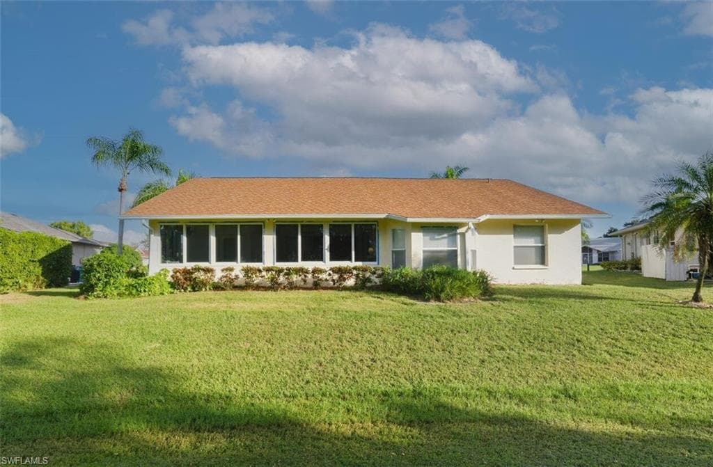 121 Estelle Dr, Naples, FL 34112-27