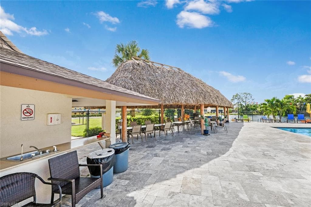 121 Estelle Dr, Naples, FL 34112-33